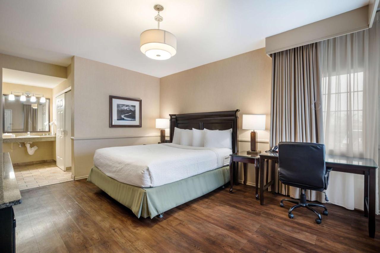 Best Western Corona Hotel & Suites Bagian luar foto