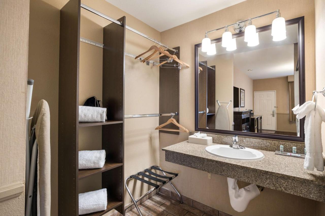 Best Western Corona Hotel & Suites Bagian luar foto